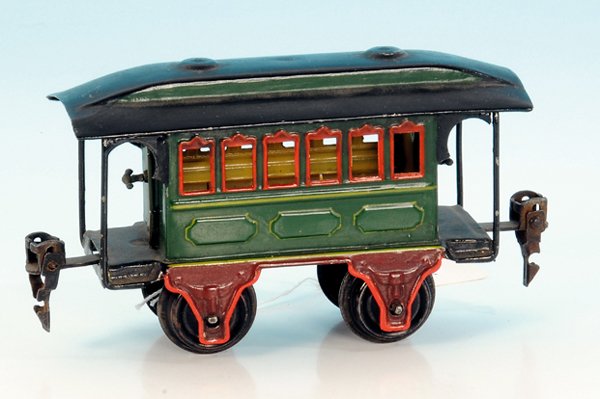 MARKLIN Personenwagen 1807/0, grÃ¼n: 13 cm, grÃ¼n, Oberlichtdach schwarz n e u l a c k i e r t.