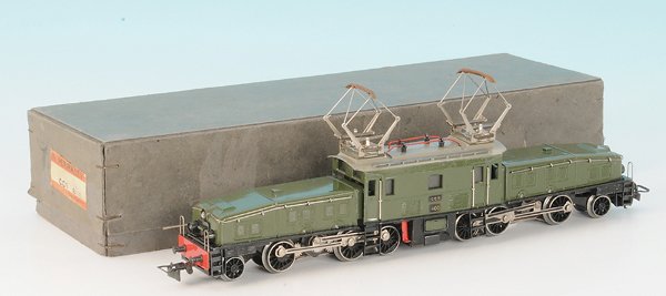 MARKLIN E-Lok CCS 800.5 "Krokodil": Guss, BK 4.2, olivgrÃ¼n, Beschriftungen golden, sehr guter Orig.-Zustand, im OKT mit Bedienungsanleitung. Klasse!