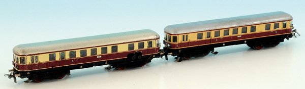 TRIX EXPRESS Triebwagen 20/57: Blech, NachkriegsausfÃ¼hrung ohhne Reichsbahn-Adler, DÃ¤cher verkratzt, RÃ¤der teilweise zinkrissig, sonst noch gut erhalten.