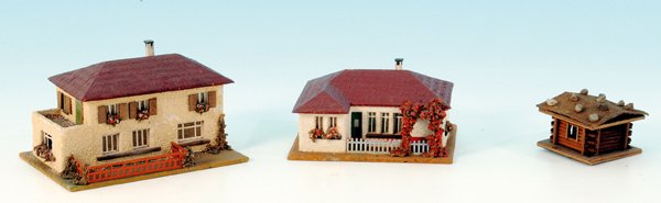 3 FALLER HÃ¤user, 50er Jahre: HÃ¼tte, Bungalow und Wohnhaus, teilweise blÃ¤ttert der Putz ab, sonst gut erhalten.