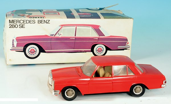 groÃŸes GAMA Plastikauto No. 01020: Mercedes Benz 280 SE, minimale Gebrauchsspuren, im OKT.