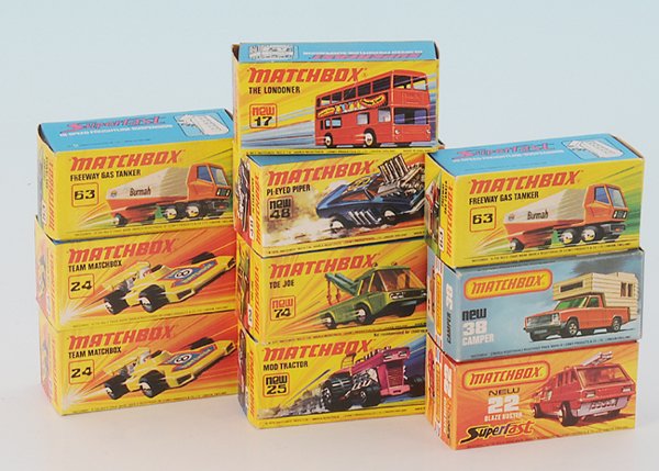 10 MATCHBOX Autos: neuwertig, in OKTs.