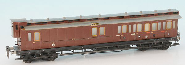 REICHERT pr. Abteil/Gepaeckwagen: 42 cm, rotbraun, mit Bremserhaus, guter Orig.-Zustand.