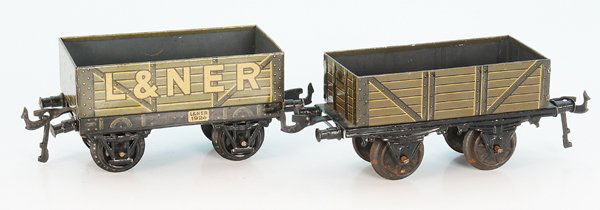 2 BING Hochbordwagen: 14 cm, minimale Gebrauchsspuren.