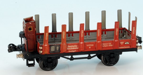 MARKLIN Rungenwagen 1772/0: 16,5 cm, Bremserhaus beschaedigt, Dach fehlt, guter Orig.-Zustand.