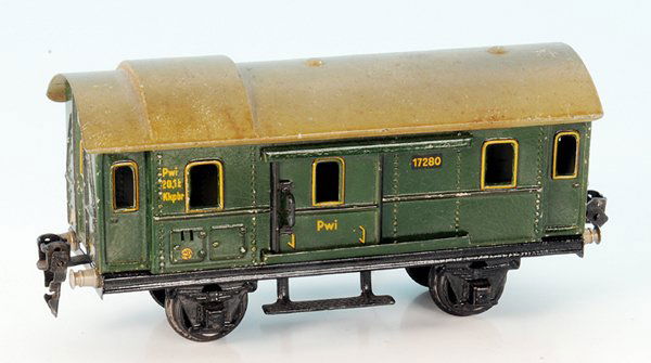 MARKLIN Packwagen 1728/0: 18,5 cm, Nieten nicht gepraegt, gruen lithogr. Alterungs- und Gebrauchsspuren.