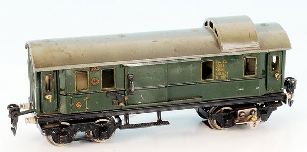 MARKLIN Pfeifsirenen-Packwagen 19754/0: 24 cm, gruen, Dach grau, Pfeife geklebt, 1 Dachscharnier abgebrochen, massive Raeder, Lackschaeden, Gebrauchsspuren.