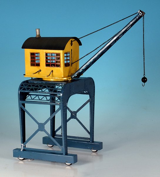 MARKLIN Portalkran 2583 N: blau, Kranhaus beige handlackiert, mit Kette und Lasthaken, leichte Gebrauchsspuren.
