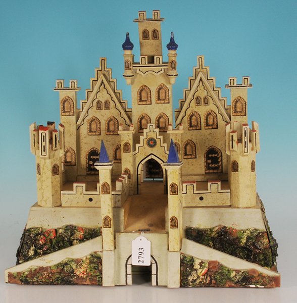 Ritterburg aus Holz: 47,5 x 36 cm, Hoehe 48 cm, huebsche Darstellung, Besichtigung empfohlen, guter Zustand.