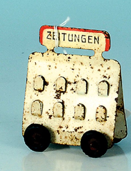 KIBRI Zeitungswagen: Hoehe 7 cm, deutliche Gebrauchsspuren.