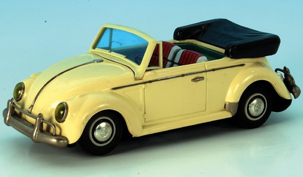 VW Cabriolet, Japan: 32,5 cm, Gehaeuse Blech, Batterieantrieb, guter Zustand.