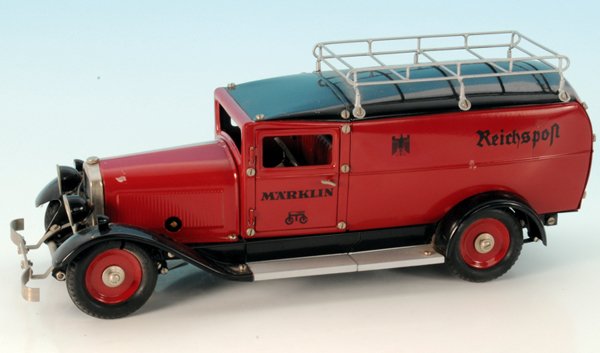 MARKLIN Baukasten LKW Reichspost - 1989: 38 cm, mit Uhrwerkmotor, elektrische Beleuchtung, leichte Gebrauchsspuren.