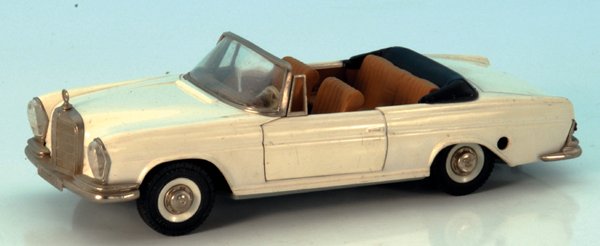 SCHUCO Girato 4000: Mercedes Cabrio, 24 cm, Uhrwerkantrieb, leichte Gebrauchsspuren.