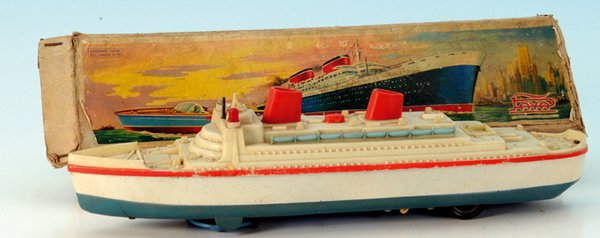 PAYA Plastik-Schiff: Batterieantrieb, Gebrauchsspuren, in beschÃ¤digtem OKT.