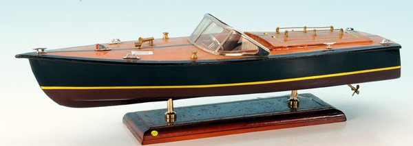 Rennboot, Holz: LÃ¤nge 51 cm, guter Zustand, Besichtigung erforderlich.