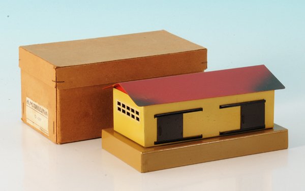 MÃ„RKLIN GÃ¼terschuppen 428.1: Blech, spritzlackiert, sehr guter Orig.-Zustand, im OKT.