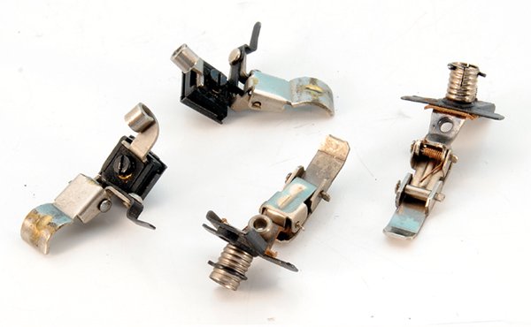 4 MÃ„RKLIN Schleifer fÃ¼r Innenbeleuchtungen: noch gut erhalten.