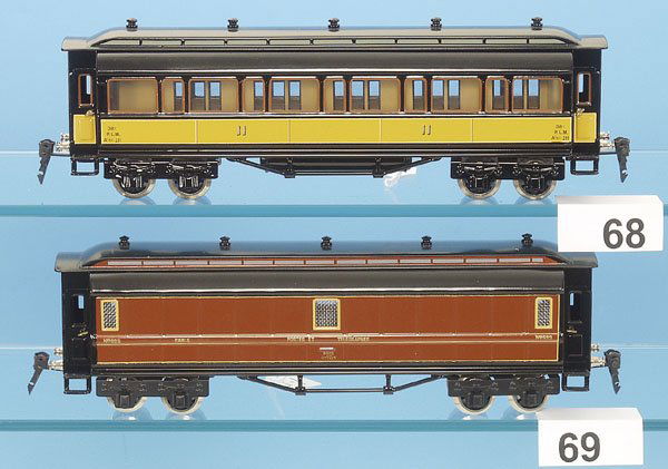 1 HEHR P.L.M. Postwagen: 4 achs., 34,5 cm, rotbraun handlackiert, neuwertig, im OKT.