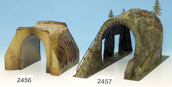 1 MARKLIN Tunnel 2525, n e u l a c k i e r t: Länge 50 cm, Besichtigung erforderlich.