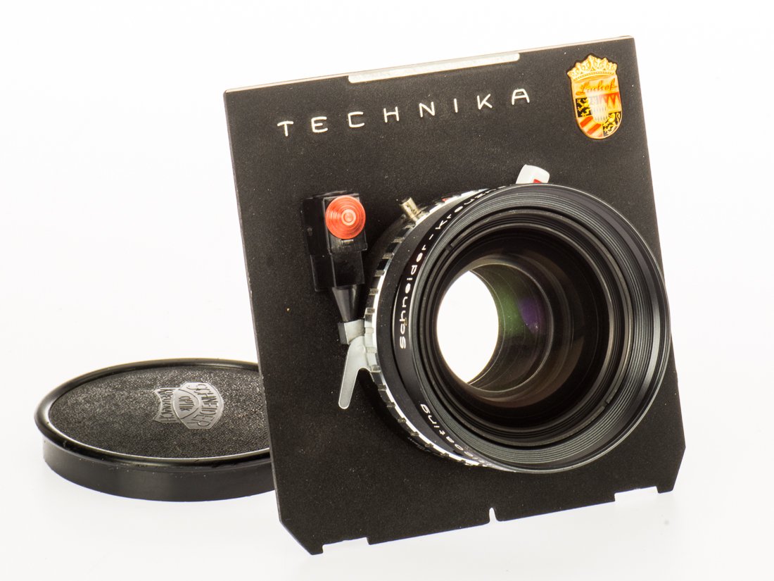 Schneider Symmar-S 5.6/150mm MC No.13174326: black chrome, with Synchro-Compur 1-1/500sec, on Linhof Technika plate, cap.