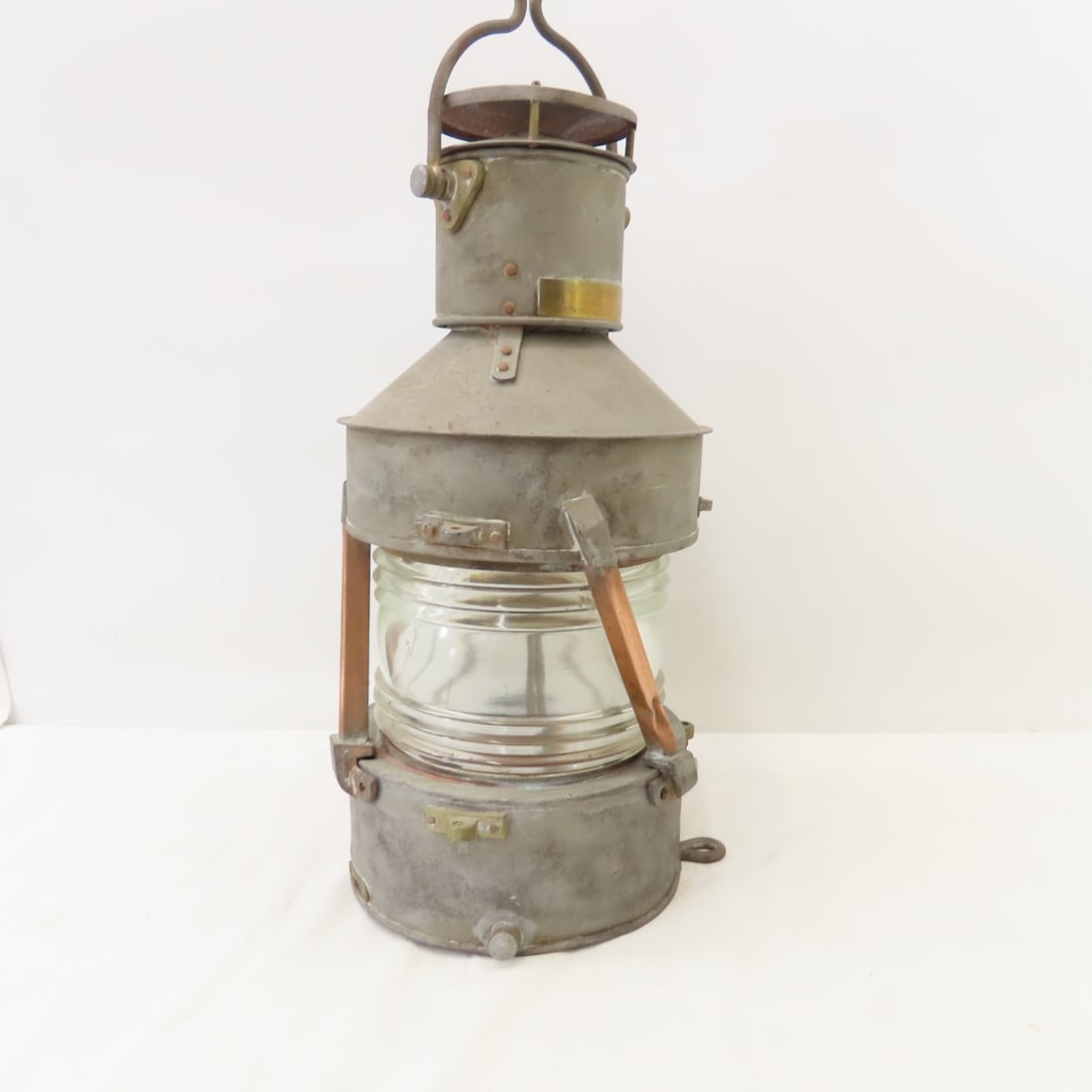Antique Naval Lantern "Not Under Command Patt5905": brass plaque inscribed "Not Under Command Patt 5905 / Alderson & Gyde Birmingham", glass marked AP1998 CB1945, 18" tll Please read terms & conditions and ask questions before bidding.