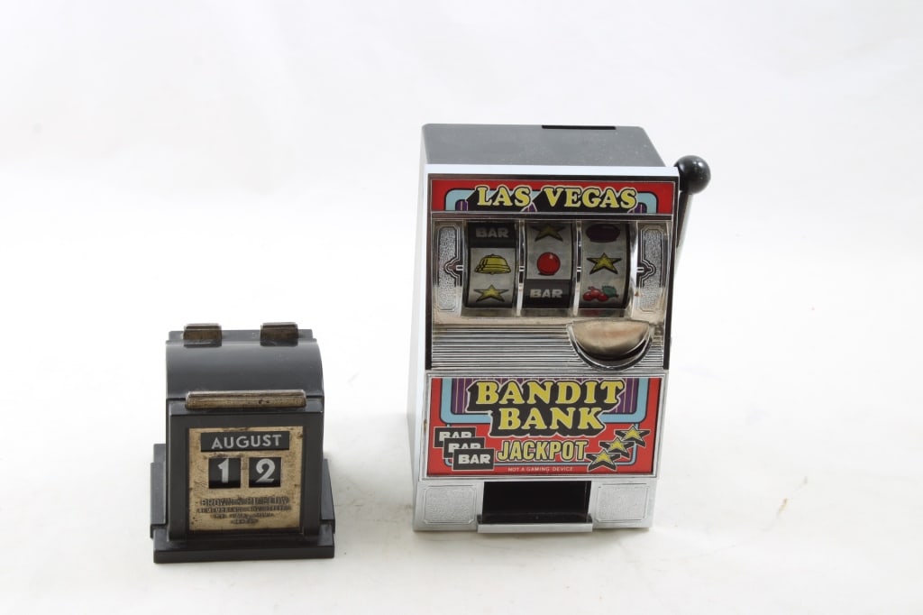 Jackpot Slot Machine &Advertising Calendar (1 of 10)