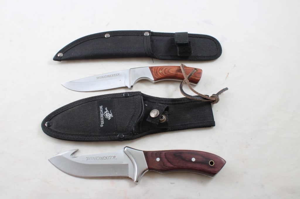 2 Winchester Fixed Blade Knives in Sheaths (1 of 17)