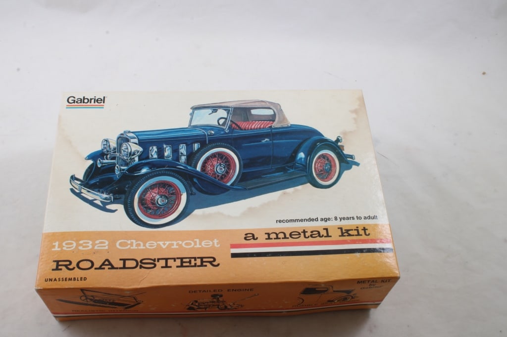 Hubley Gabriel 1932 Chevy Roadster Metal Model Kit (1 of 14)