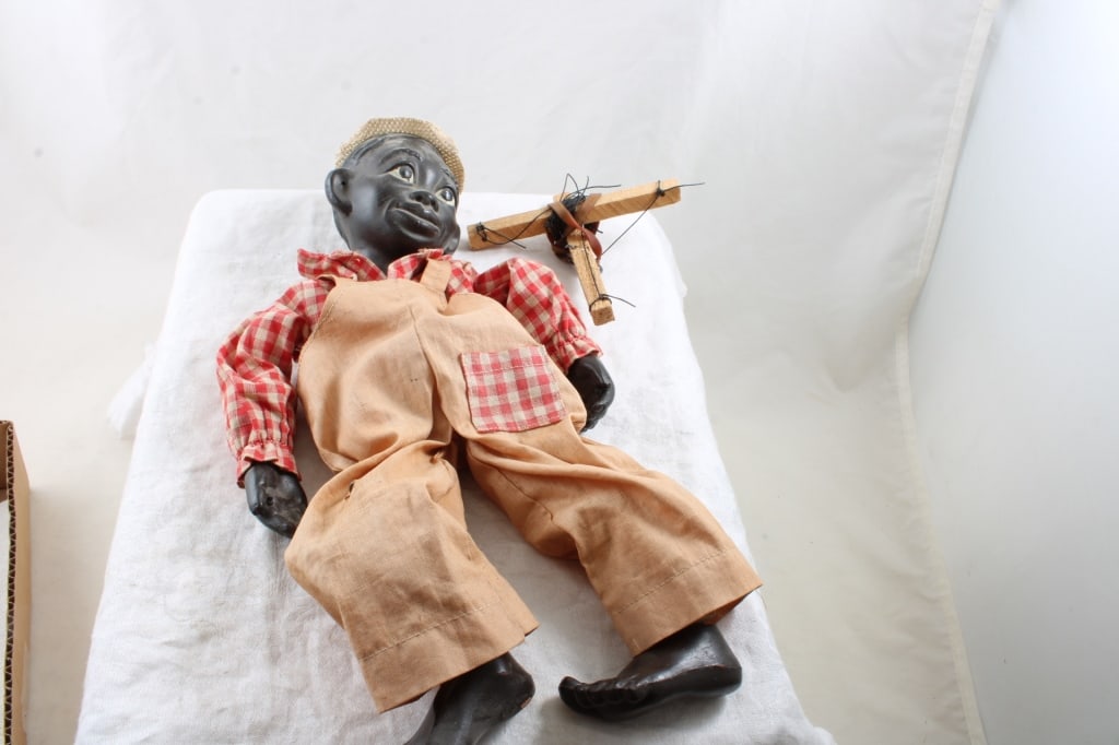 Black Americana Effanbee Lucifer Marionette 14": Black Americana Effanbee Lucifer Marionette 14"- Marked on backside Lucifer Effanbee by V. Austin as pictured. Please ask questions and read terms & conditions before bidding.