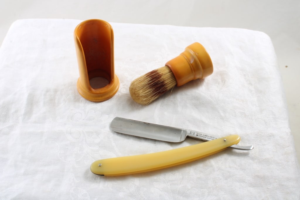 Straight Razor, Bakelite Shaving Brush w/Stand: Straight Razor, Bakelite Shaving Brush w/Stand- Friedr Herder Abr.Sohn Germany Straight Razor & Butterscotch Bakelite Fuller Shaving Brush with Stand. As pictured. Please ask questions and read terms
