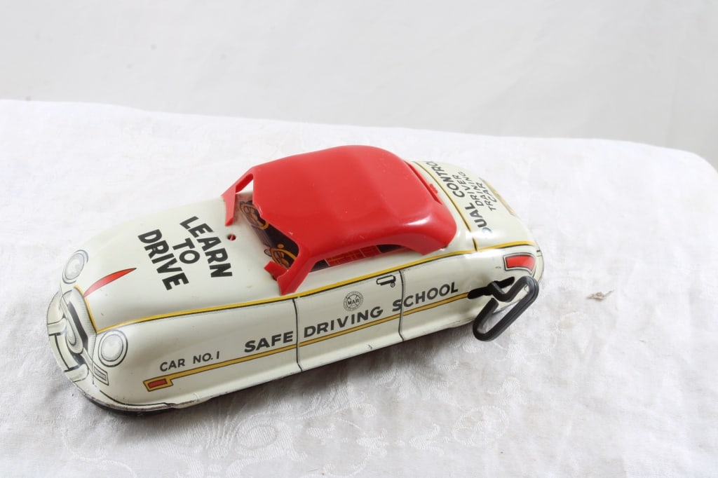 Marx Driver Training Wind-Up Car (1 of 12)