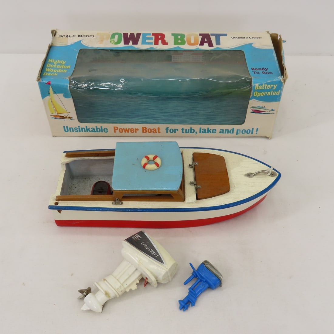 Union Craft Outboard Motor Boat Model in Box 9" (1 of 9)