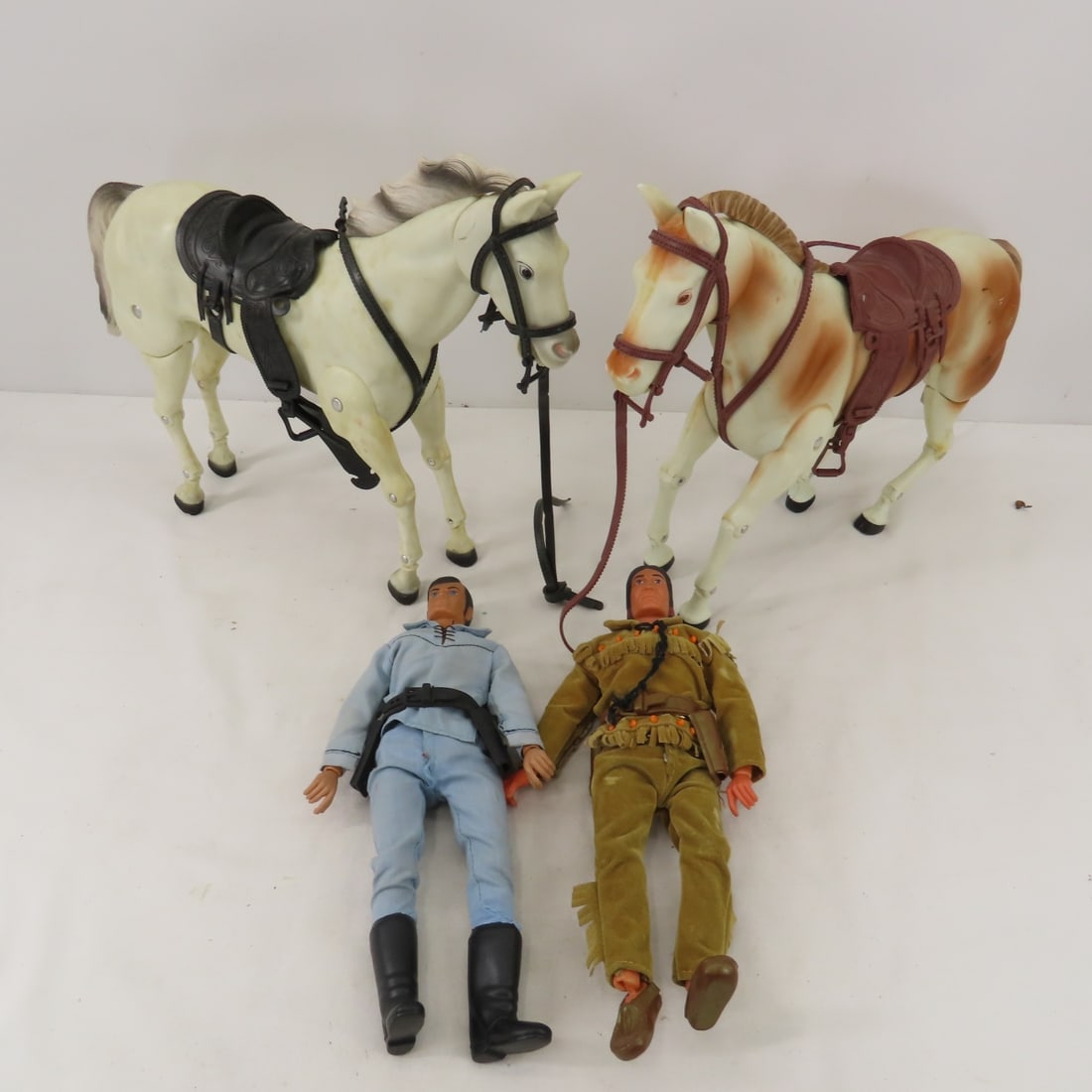 Gabriel Line Ranger & Tonto with horses: inner band on Lone Ranger is loose, legs are floppy Please ask questions and read terms & conditions before bidding.