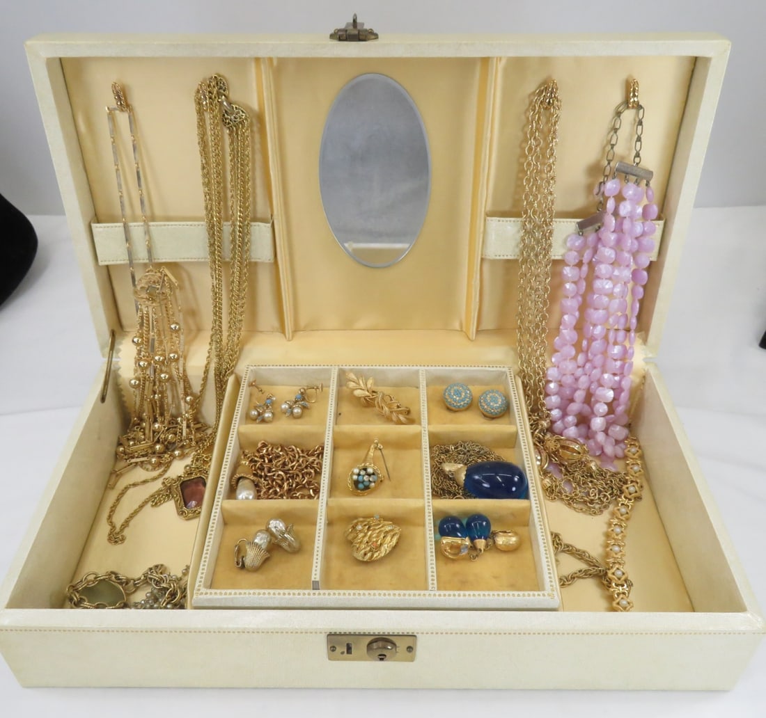 Vintage Goldette, Sarah Coventry & Other Jewelry (1 of 19)