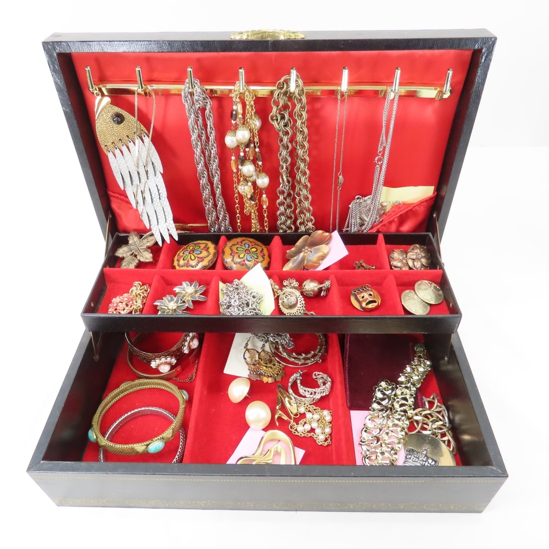 Stuart Nye, BSK, Les Bernard & Vintage Jewelry (1 of 20)