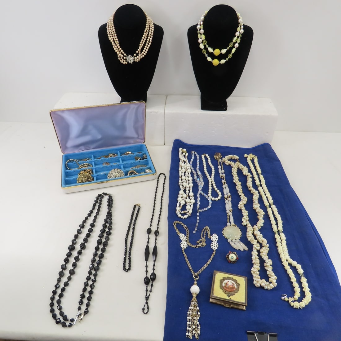 Vintage Locket, Faux Pearls & Other Jewelry: Vintage Locket, Faux Pearls & Other Jewelry Please ask questions and read terms & conditions before bidding.