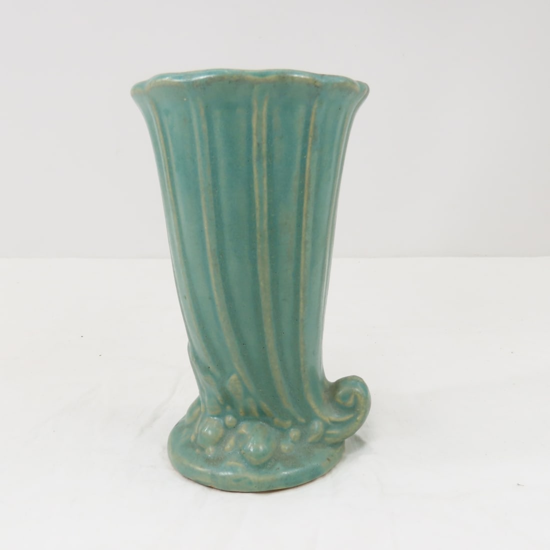 Antique Nelson McCoy 6" Brushed Cornucopia Vase: Antique Nelson McCoy 6" Brushed Cornucopia Vase Please ask questions and read terms & conditions before bidding.