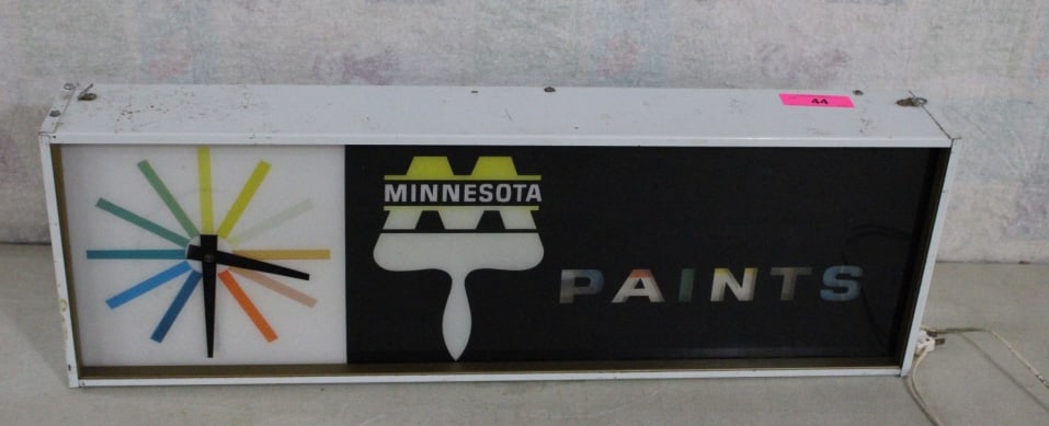 Minnesota Paints Motion Sign & Clock Working: Minnesota Paints Motion Sign & Clock Working Measures 31" x 10" x 4" in good working condition. Each letter in the word paint is in motion with the different colors moving up each letter. Minor damage