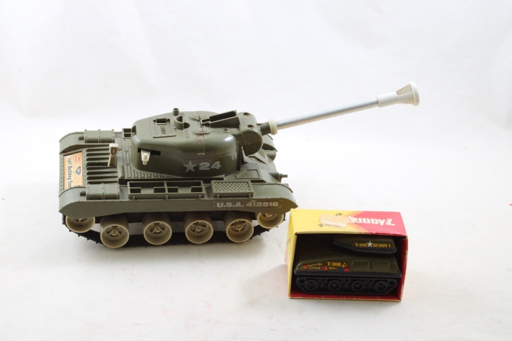 Remco Light Bulldog Battery Op Tank 1960's Plus: Remco Light Bulldog Battery Op Tank 1960's Plus Buddy L Army Tank in Box dated 1981 Tin Litho. As pictured. Please read ask questions an read terms & conditions before bidding.