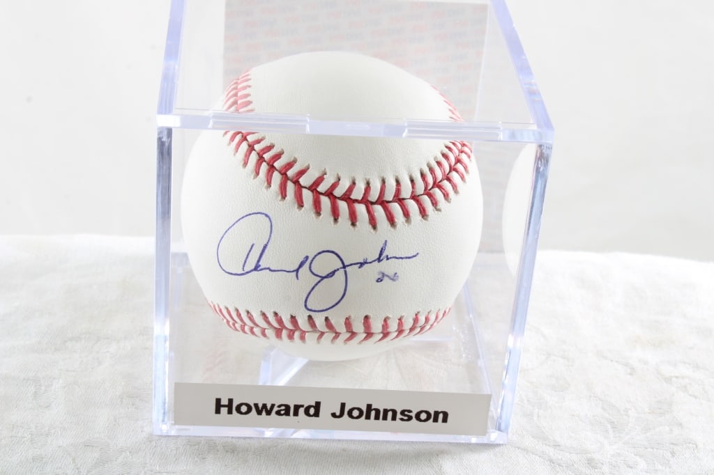 MLB Autographed Baseball Howard Johnson in Case (1 of 8)