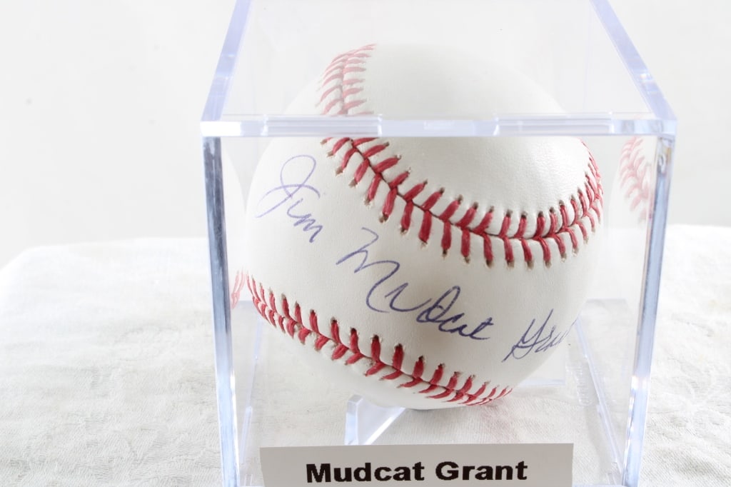 MLB Autographed Baseball Mudcat Grant in Case (1 of 5)