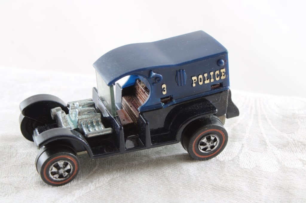 1969 Hot Wheels Redline Paddy Wagon (1 of 6)