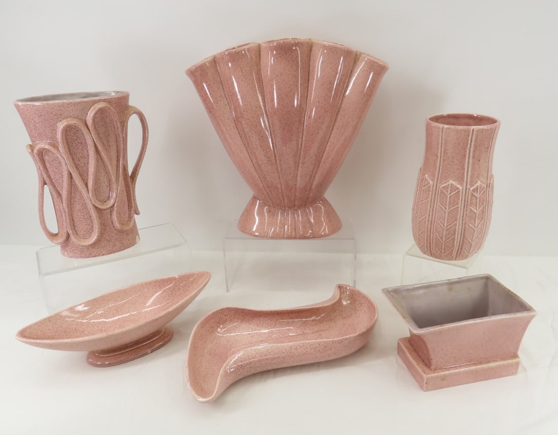 6 Pink Fleck Zephyr Red Wing Pieces: 6 Pink Fleck Zephyr Red Wing Pieces M-5006, 1552, M 1447, M 1519 with sticker, 1460- chip near bottom,416 gladiolus with fine hairline on bottom Please read terms & conditions and ask questions before