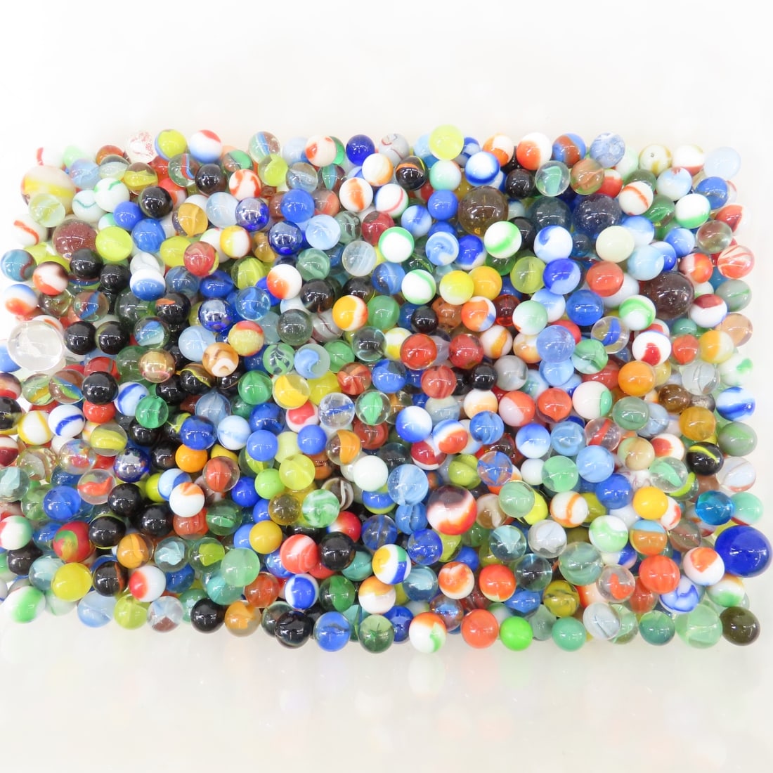 10# Modern & Vintage Marbles: 10# Modern & Vintage Marbles Please read terms & conditions and ask questions before bidding.