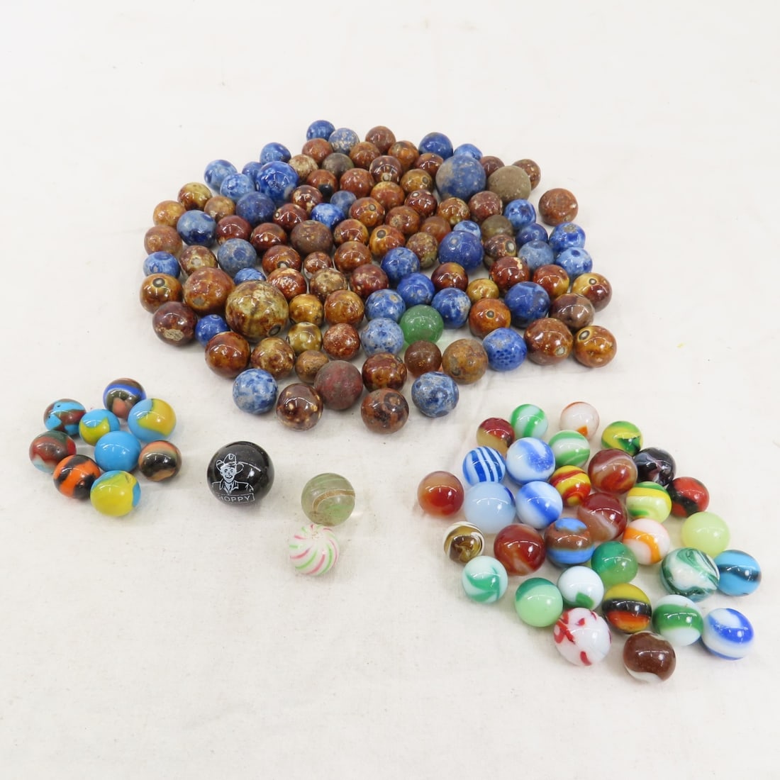Clays, Bennington's, Akro, Peltier & Swirl Marbles: Clays, Bennington's, Akro, Peltier & Swirl Marbles Please read terms & conditions and ask questions before bidding.