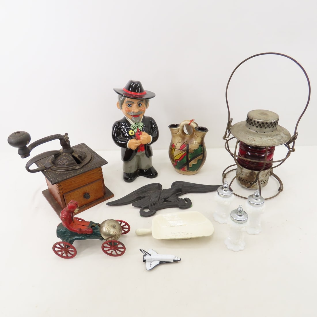 Lantern, coffee grinder, vase and collectibles (1 of 20)