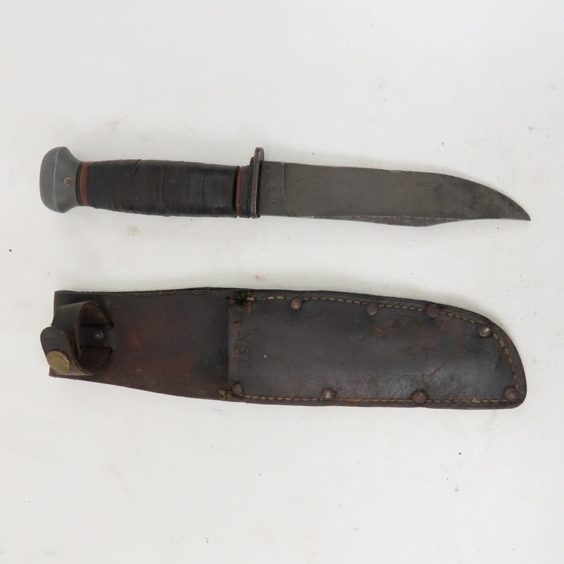 US Navy WWII MKI Fighting Knife (1 of 9)