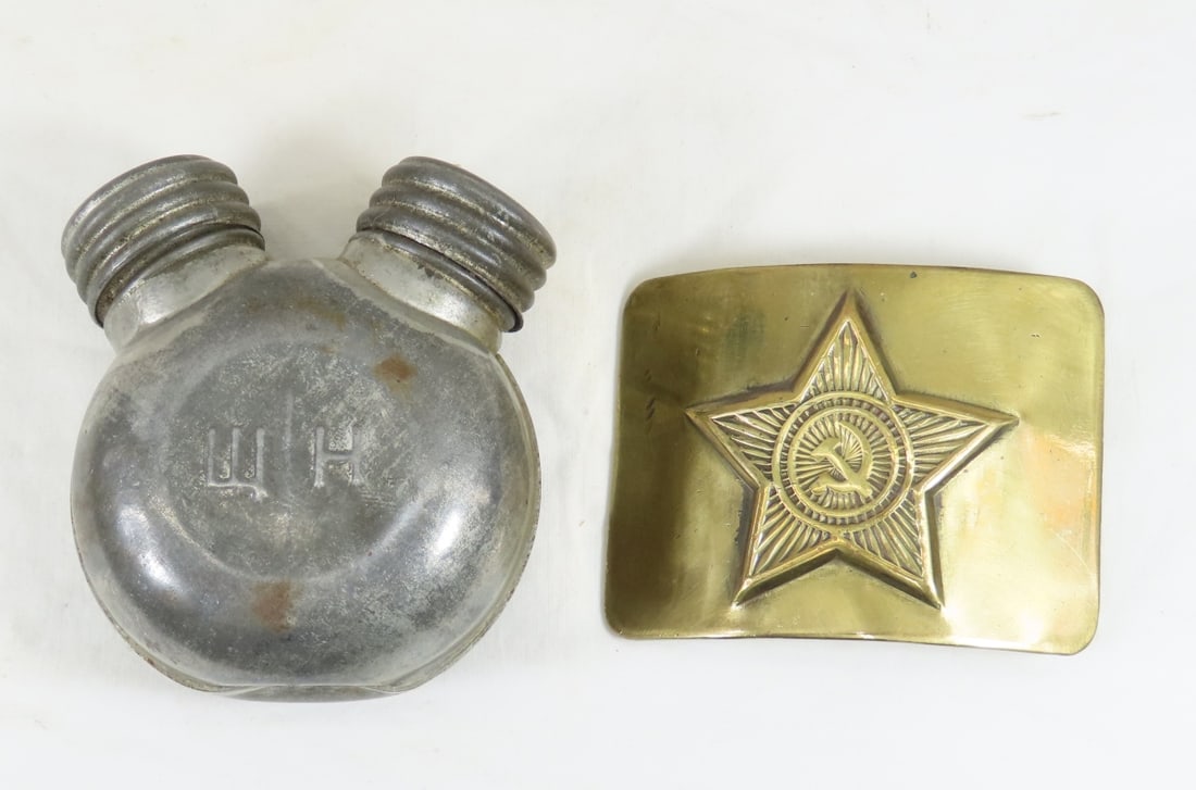 Russian Military Oiler & Belt Buckle: Russian Military Oiler & Belt Buckle Please ask questions & read terms & conditions before bidding.