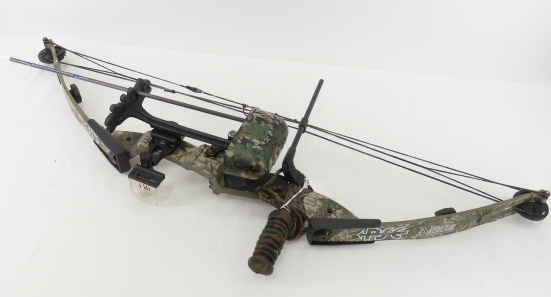PSA Nova Compound Archery Bow with Quiver & Sight (1 of 15)