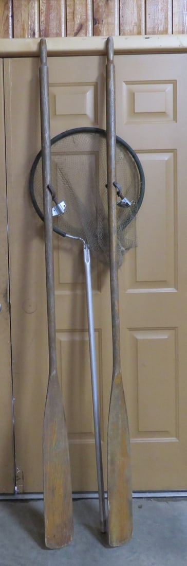 2 80" Boat Oars and 65" Fishing Net: 2 80" Boat Oars and 65" Fishing Net Please ask questions & read terms & conditions before bidding.